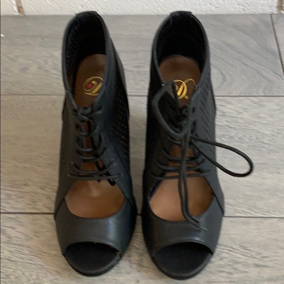 Black Perforated Lace Up Stacked Heel - Picture 6 of 6